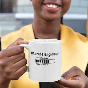Maritiem ingenieur in opleiding: Even geduld aub mok met interactieve laadbalk Uniek ingenieur cadeau student toekomstige scheepsingenieur