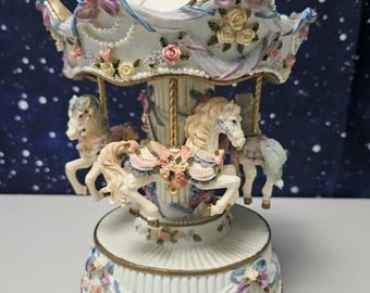Mr. Christmas Triple Decker Musical Carousel – Vintage 2014