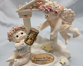 Dreamsicles - #10671 Passage Of Time 5.25" tall - adorable cherubs amazing vintage condition manufacture paint issue on hour glass, see pics