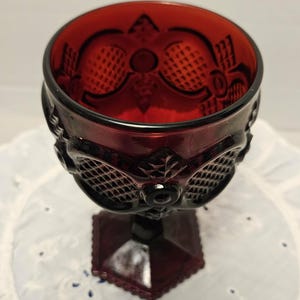 Avon Ruby Red 1876 Cape Cod Collection (1) Water Goblet 6" T x 3.5" R per box afbeelding 13