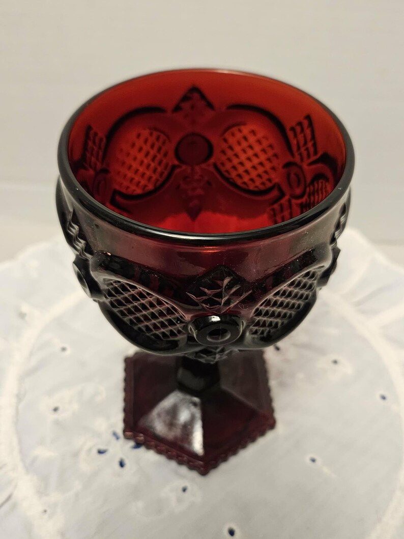 Avon Ruby Red 1876 Cape Cod Collection (1) Water Goblet 6" T x 3.5" R per box afbeelding 13