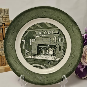 Colonial Homestead Dinner Plate Vintage 1950s Royal China Green & White colonial-era fireplace scene 10&quot; R