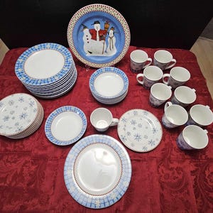 Debbie Mumm 2000 Sakura Snowflake Stoneware Dinnerware Set Beautiful Condition, See Description and Video for details and other listings