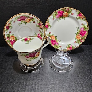 Royal Albert Old Country Roses 1962 Teacup, Saucer and Bread/Dessert Plate