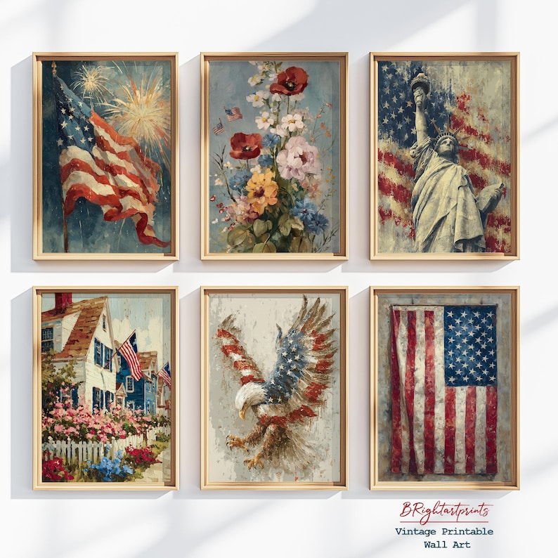 K&ouml;nnte beinhalten: Sechs gerahmte Wandkunstdrucke im Vintage-Stil. Die Drucke zeigen patriotische Themen, darunter die amerikanische Flagge, Feuerwerk, die Freiheitsstatue, ein Adler, ein Haus mit Flaggen und Blumenarrangements. Die Rahmen sind hellbraun.