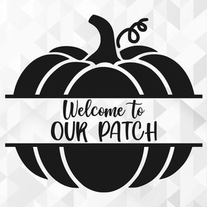 Peut inclure: Silhouette noire d'une citrouille avec le texte "Welcome to Our Patch" à l'intérieur de la citrouille.