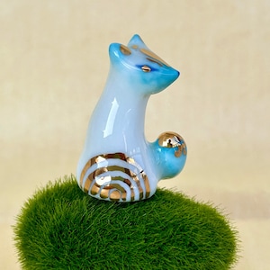 SITTING FOX / Miniature Porcelain Ceramic Figurine / Mini Friend / Spirit kami / Japanese Charm