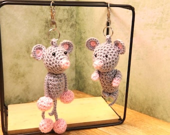 Llavero de ratón de crochet, 9cm lindo amigurumi gris, en 2 variaciones, regalo de crochet hecho a mano