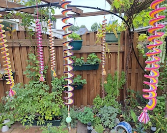 Wind spinner garden crocheted, 75cm amigurmi twister with tassel finished, in cheerful beautiful colors, wind chime playfully rotating, handmade