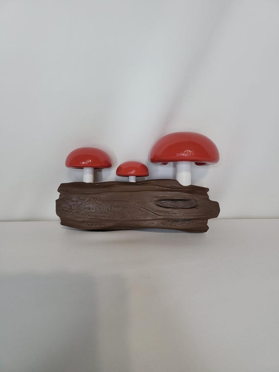 3D Printed Mushroom Wall Art on Log – Whimsical Forest Decor by Saber3D