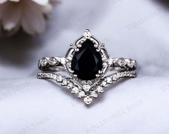 Anillo de compromiso vintage de ónix negro, anillo de plata esterlina, estilo art déco, banda curva apilable en forma de pera, conjunto nupcial único de moissanita.