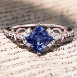 Anillo de zafiro vintage, anillo de compromiso con piedra preciosa azul, anillo de plata de ley con piedra de nacimiento de septiembre, anillo de promesa Art Déco de oro de 18 quilates hecho a mano.