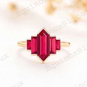 Anillo de compromiso único con rubí de corte hexagonal largo, anillo único de oro rosa, anillo de rubí baguette, anillo de regalo de aniversario de boda nupcial art déco para él
