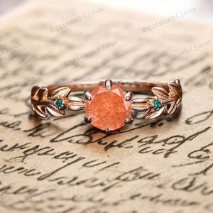 Vintage Sunstone Engagement Ring, 18K Gold Handmade Round Cut Emerald Cluster Ring, Dainty Promise, Proposal, Bridal Ring, Gift For Woman