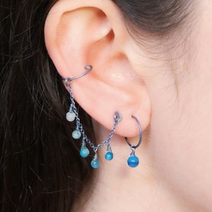 Boucle d'oreille azur - titane, pierres d'amazonite, d'apatite et de nacre - avec anneau faux piercing en titane, bijou hypoallergénique
