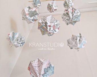 Mobile diamant origami pour enfant, design scandinave au pastel
