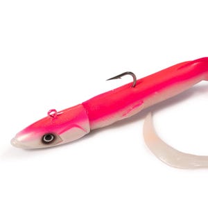 Könnte beinhalten: Rosa-weißer weicher Kunstköder zum Angeln mit einem Haken. Der Köder ist in Form eines Fisches mit einem realistischen Auge geformt.