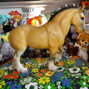 Breyer Traditional NEW in Box Tennessee Walking Horse WCHE Special Run 1,500