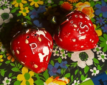 ヴィンテージ風イチゴ柄セラミック製ソルト＆ペッパーシェーカー