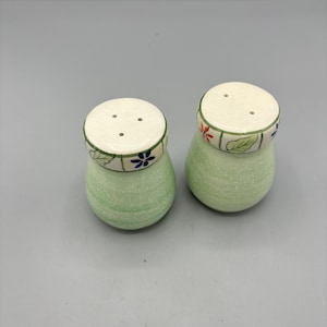 Pale green Salt & Pepper