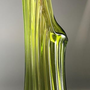 Vintage 22" Green L.E. Smith Swung Vase