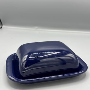 Ceramic covered butter or cheese dish