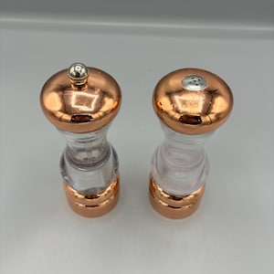Vintage olde Thompson Salt & Pepper