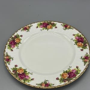 Old Country Rose Royal Albert dinner plates