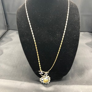 Collier rose vintage Betsy Johnson