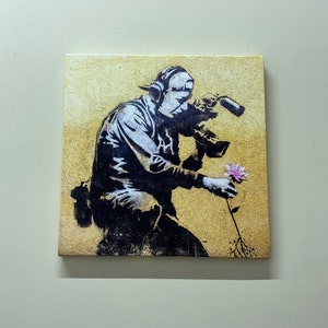 Banksy Cameraman And Flower Tempered Glass, Banksy Flower Graffiti Decor, Painting Canvas Decor, Banksy Tempered Glass, Graffiti Wall Art,