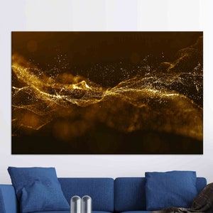 Könnte beinhalten: Abstrakter Kunstdruck mit einem goldenen, fließenden Design vor dunklem Hintergrund. Das Kunstwerk hat eine digitale, partikelartige Textur, die ein Gefühl von Bewegung und Tiefe erzeugt. Das Stück ist auf einer rechteckigen Leinwand montiert, geeignet für Wanddekoration.