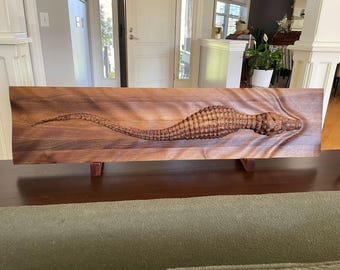 Walnut & Sapele Crocodile Wood Carving: Modern Wall Decor