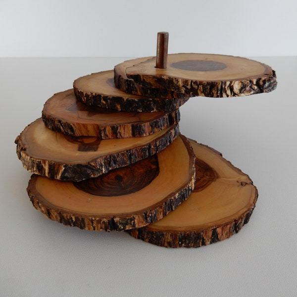 6 rustikale Holzuntersetzer aus dicken Astscheiben - zum Stapeln - Vintage