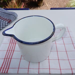 Vintage Emaille-Milchtopf Henkeltopf Milchkännchen Emaillekanne Emaillekännchen