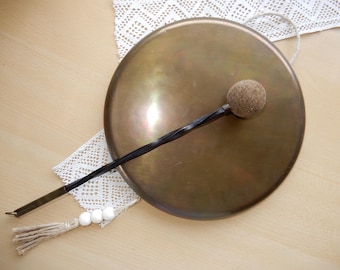 Alter Gong aus Messing mit ohrenbetäubendem Klang - mit Schlägel - Messinggong