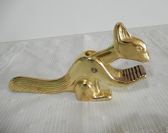 Alter Nußknacker "Eichhörnchen" aus goldfarbenem Metall