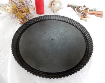 Alte schwarze Tarteform Kuchenform mit Patina - 32 cm