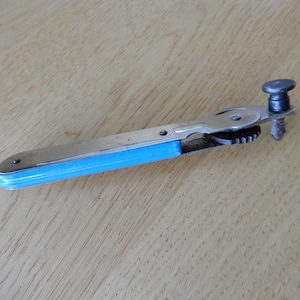 Alter Dosenöffner Büchsenöffner - manuell - Campingzubehör Küchenhelfer - Vintage