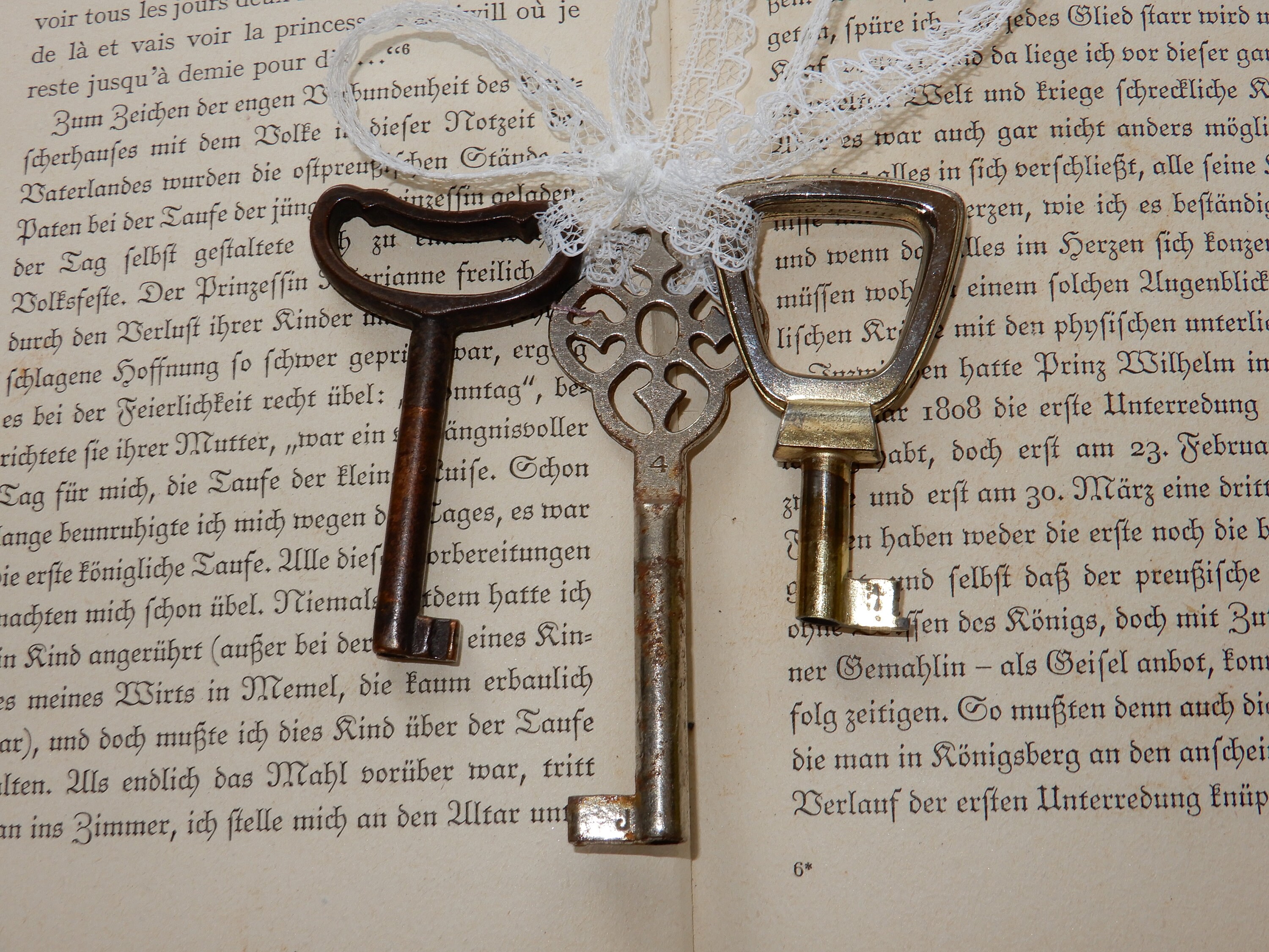 71 alte Schlüssel Clé Key Möbelschlüssel Minischlüssel