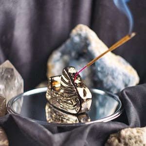 Handmade Palo Santo Ceramic Holder Made of Stoneware | Gold-Black | 126 g | Hand-Formed | Incense Sticks | Handmade | Ceramic Holder