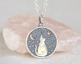 Die sitzende Kitty Stern & Mond Halskette für den Katzenliebhaber - Schmuck