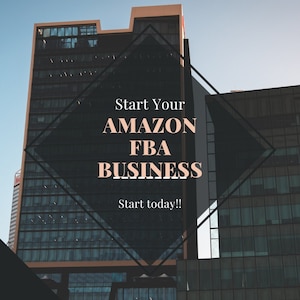 Könnte beinhalten: Ein Schwarzweißbild eines hohen Gebäudes mit einer überlagerten Grafik in Form eines Diamanten. Die Grafik enthält den Text "Start Your AMAZON FBA BUSINESS Start today!!" in hellrosa.