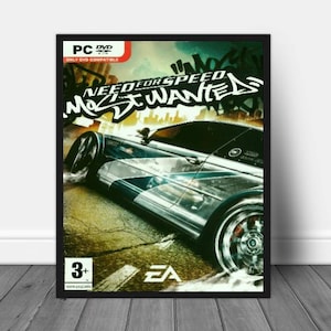 以下が含まれることがあります： ビデオゲーム「Need for Speed: Most Wanted」の額入りポスター。アートワークは、道路を疾走する銀色のスポーツカーを特徴とし、ゲームのタイトルはグラフィティスタイルのレタリングで表示されています。ポスターにはPC/DVDロゴとEAロゴが含まれています。