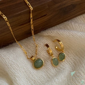 Gold Round Aventurine Necklace Set, Green Necklace, 14K Gold Clavicle Chain, Aventurine Stone Pendant