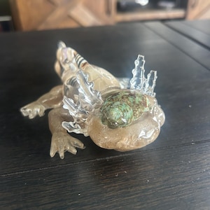 Handgemachter Resin Axolotl | Sand und Muschel Axolotl Figur, wunderliche Amphibie, Ocean Art