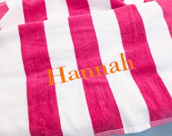 Serviette de plage personnalisée Cabana : rayures en coton brodé, nom personnalisé