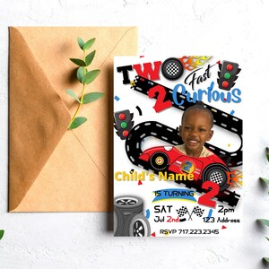 Bearbeitbare Rennwagen-Geburtstags-Einladung personalisiert mit Ihrem Foto DIGITALE Datei | 2 Fast 2 Curious Birthday TWO FAST Einladung 2nd