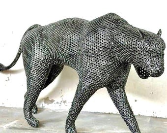 Sculpture léopard en acier recyclé : art animalier, statue d'animal d'extérieur