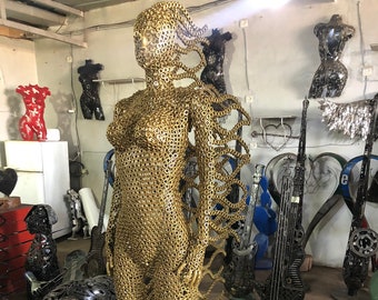 torse féminin |  Fabriqué à la main| femme debout dorée