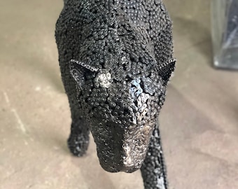 Sculpture léopard en acier recyclé : art animalier, coffre-fort pour l'extérieur